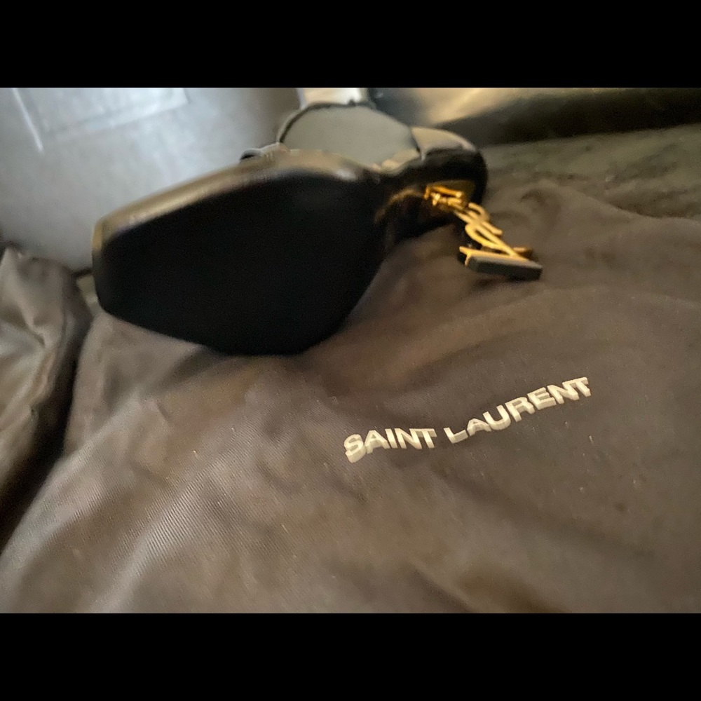 YSL Black and Gold Heels. NEVER WORN that comes with bag and box - Picture 4 of 5
